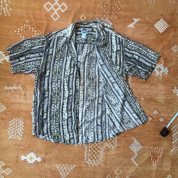 Vintage Uomo 100% Silk Short Sleeve Button-Up Shirt – Tribal Print, Size M - Picture 5 of 5